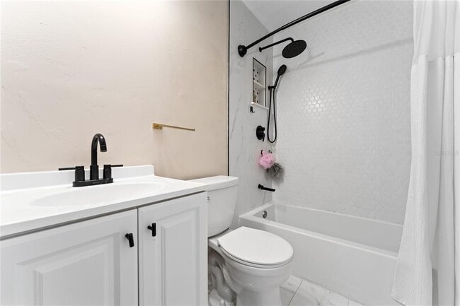 Building Photo - 4467 Brook Hollow Cir