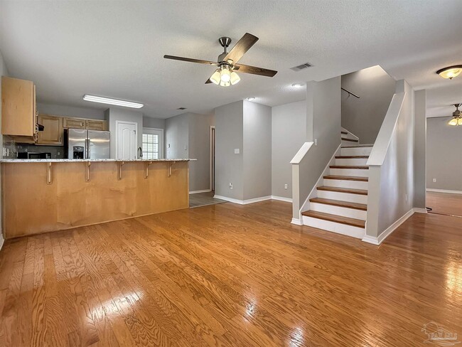 Building Photo - 2121 Pin High Dr