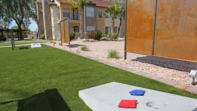 Building Photo - 250 S Elizabeth Way