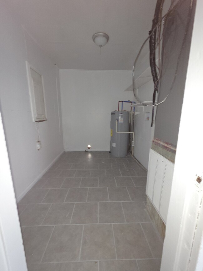 Building Photo - 1814 Karian Dr