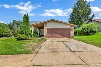 Building Photo - 5227 Suntrail Dr