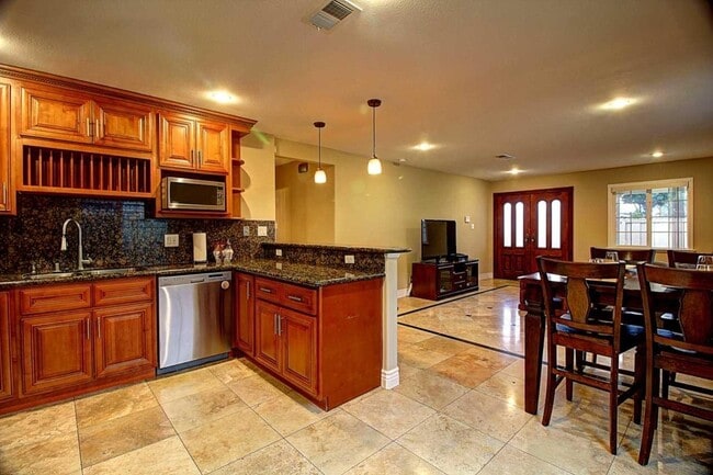 Kitchen/Dining/Front Door - 3142 Kirk Rd