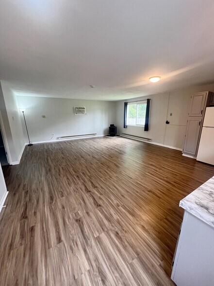 Building Photo - 507 S Bay Rd