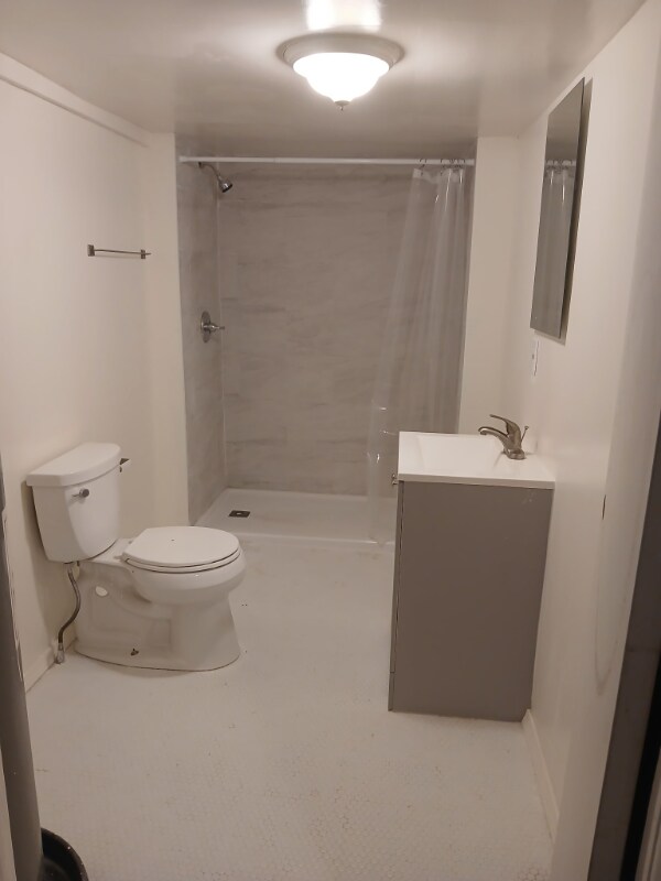 Building Photo - 115 South Dr