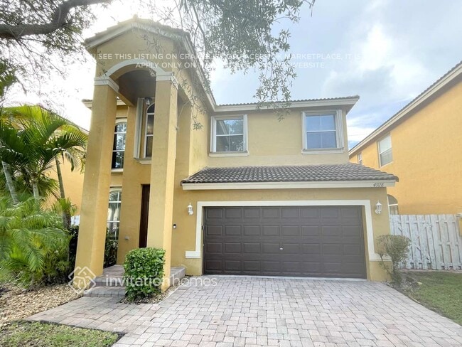 Building Photo - 4928 SW 38th Way