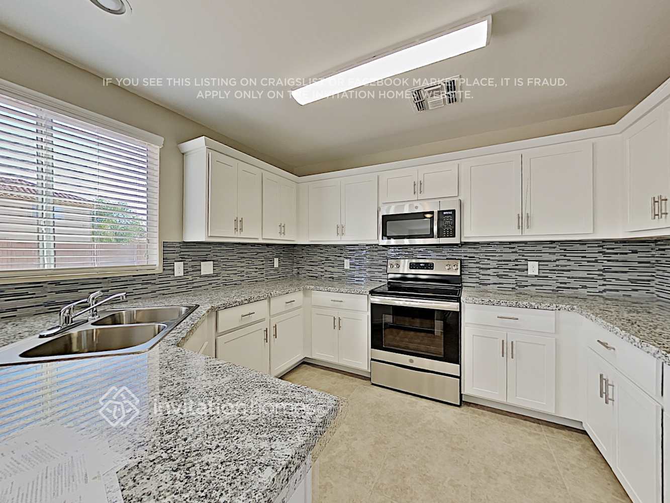 Building Photo - 12805 W Laurel Ln