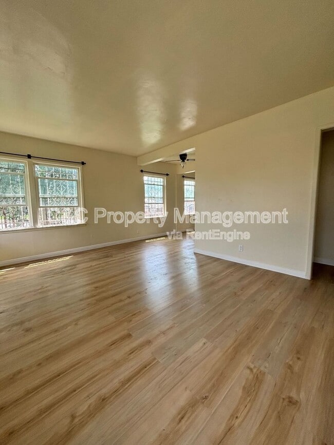 Building Photo - 505 W Laurel St