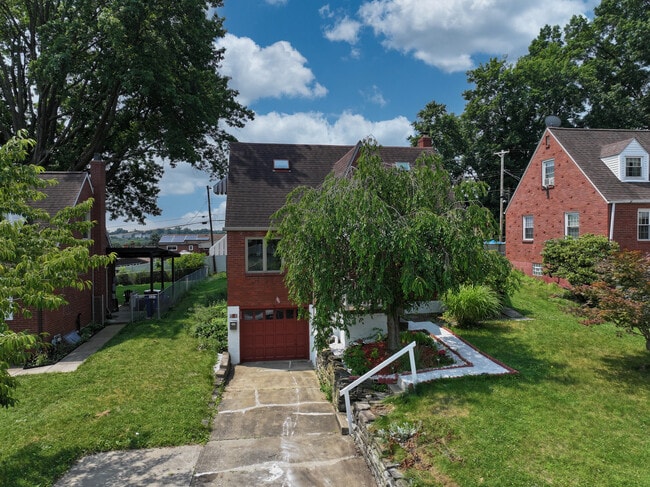 Building Photo - 445 Jenne Dr