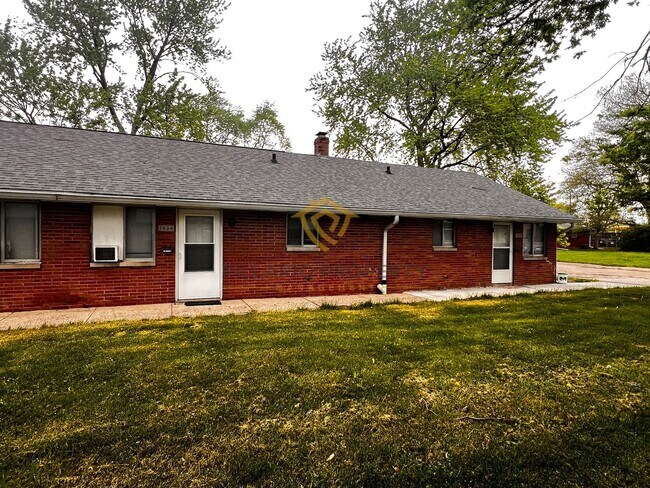 Building Photo - Renovated 1 Bedroom at Campbell Apartments Near Downtown Available Now!
