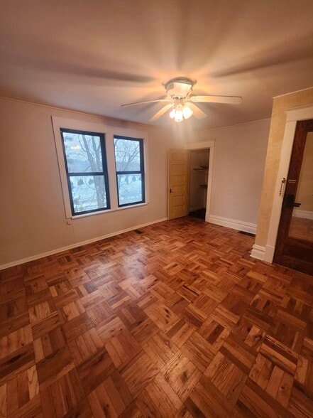 Building Photo - 796 Larpenteur Ave W