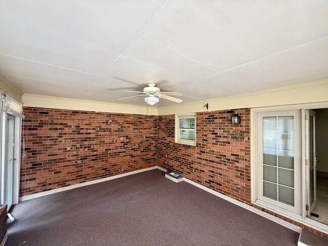 Building Photo - Three bedroom, 2 bath house in Mebane