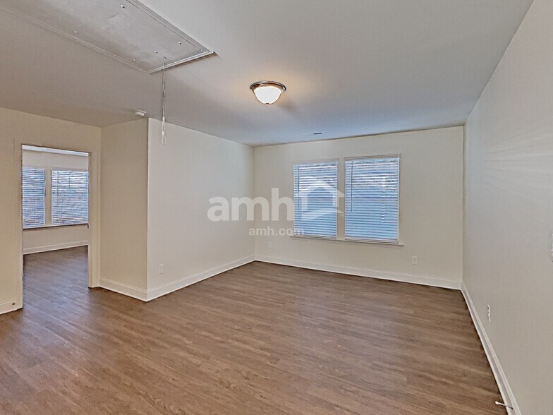 Building Photo - 214 Argea Dr