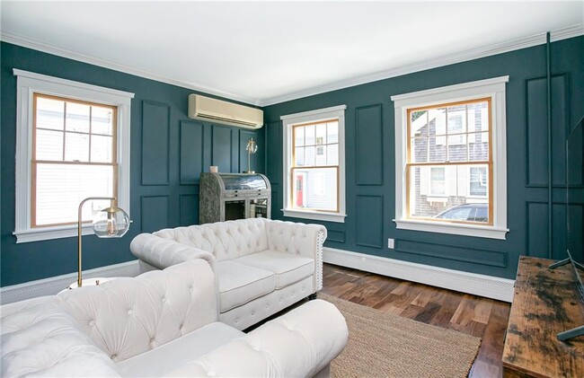 Building Photo - 5 Cherry St