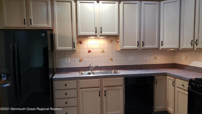 Building Photo - 388 Harrier Dr