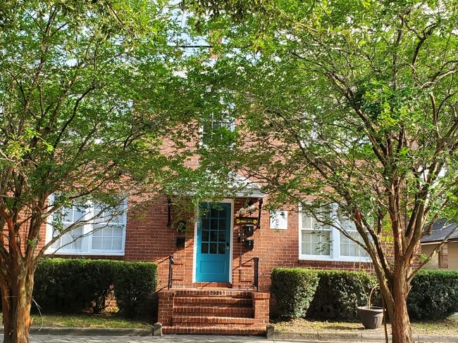 Building Photo - 46 W 11th St