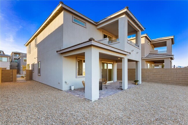 Building Photo - 1592 Pacific Baza St