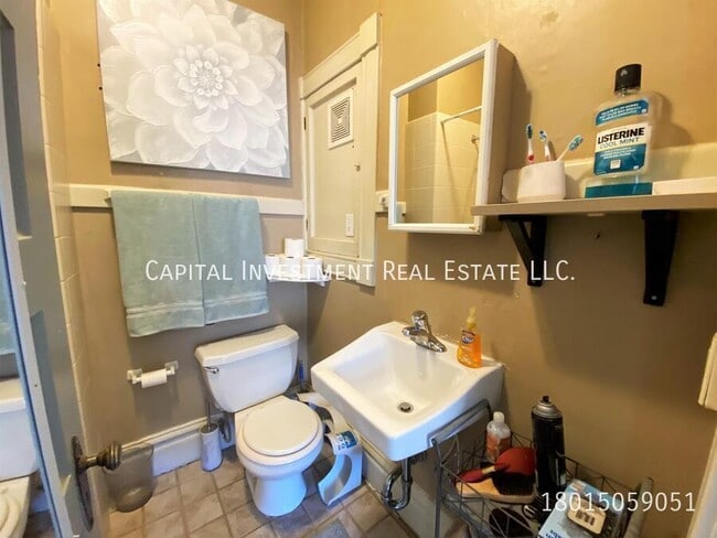 Building Photo - 460 E 300 S