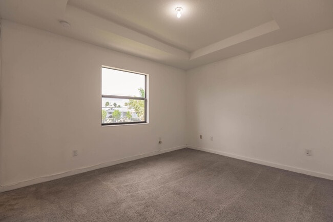 Building Photo - 20742 NE 5th Ct