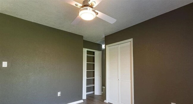 Building Photo - 4724 NW Ridgecrest Dr