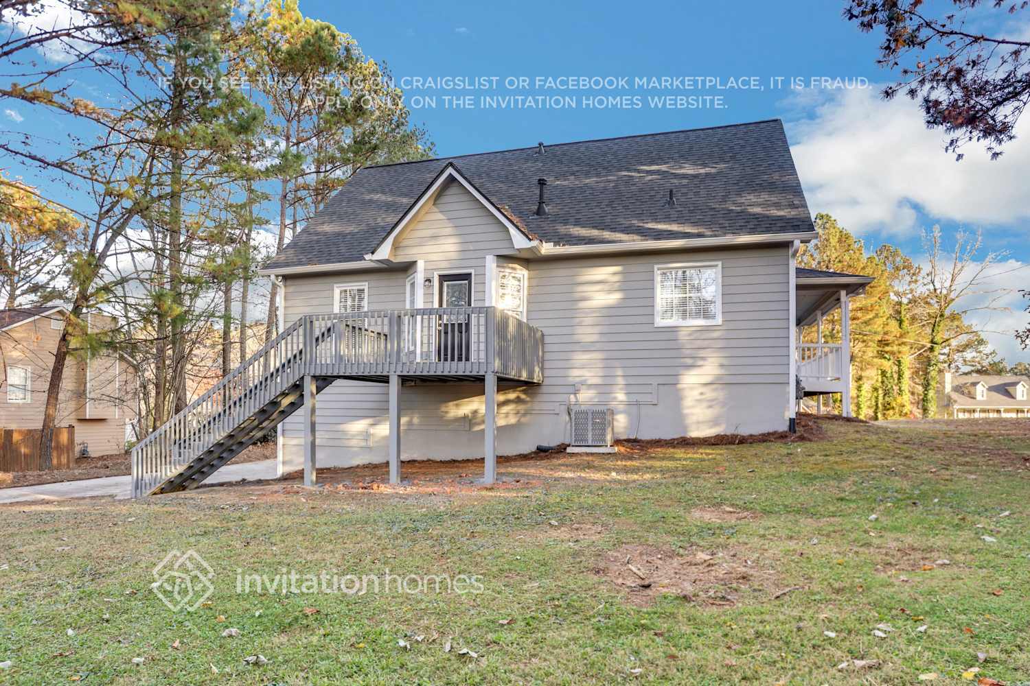 Building Photo - 240 Maplewood Ln