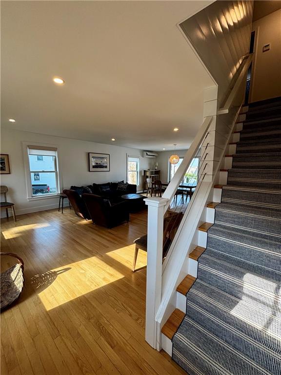 Building Photo - 433 Wolcott Ave