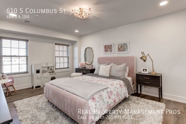 Building Photo - Stunning Corner Townhouse, Old Town Alexan...