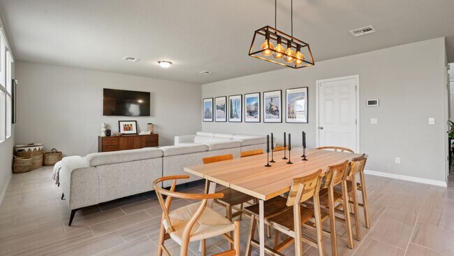Building Photo - 5291 Meredrew Ln