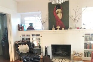 Building Photo - 3818 N Commercial Ave