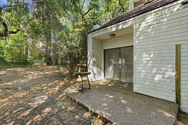 Building Photo - 1844 Larette Dr