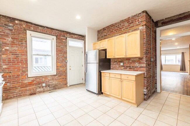 Building Photo - 132 S 20th St