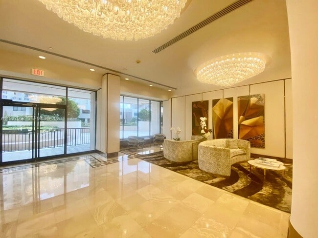 Building Photo - 1800 NE 114th St