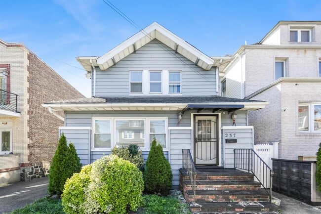 Building Photo - 237 73rd St