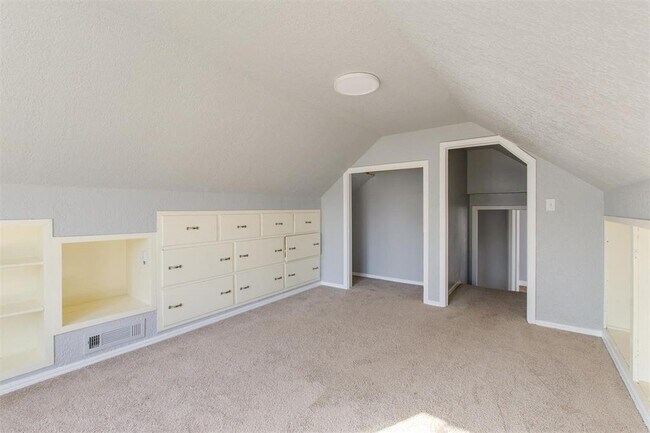 Building Photo - 2912 Cummings Dr