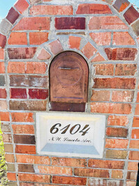 Building Photo - 6104 NW Lincoln Ave