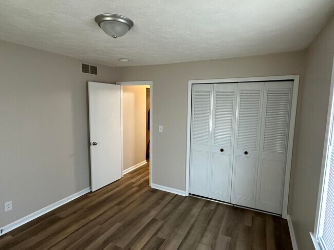 Building Photo - 788 Ridgeview Dr
