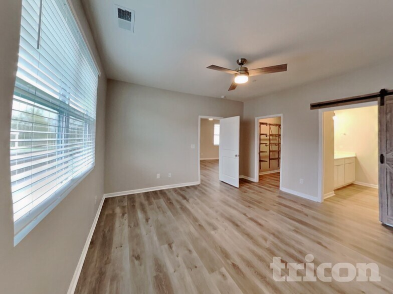 Building Photo - 338 Victory Cir