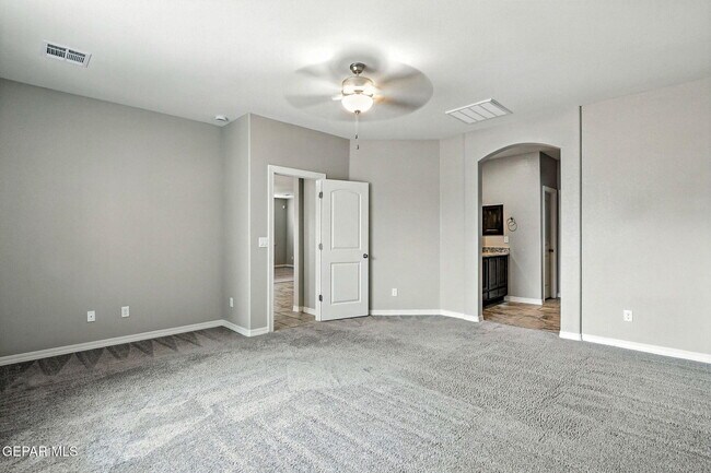 Building Photo - 12360 Desert Path Ct
