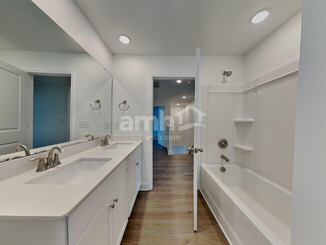 Building Photo - 6034 Rosemore Ln