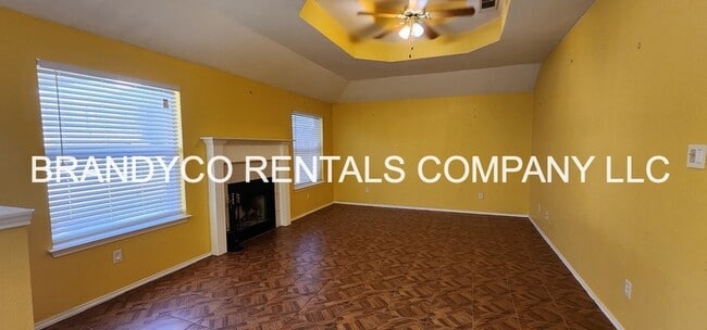 Building Photo - 4509 Twin Oaks Cir