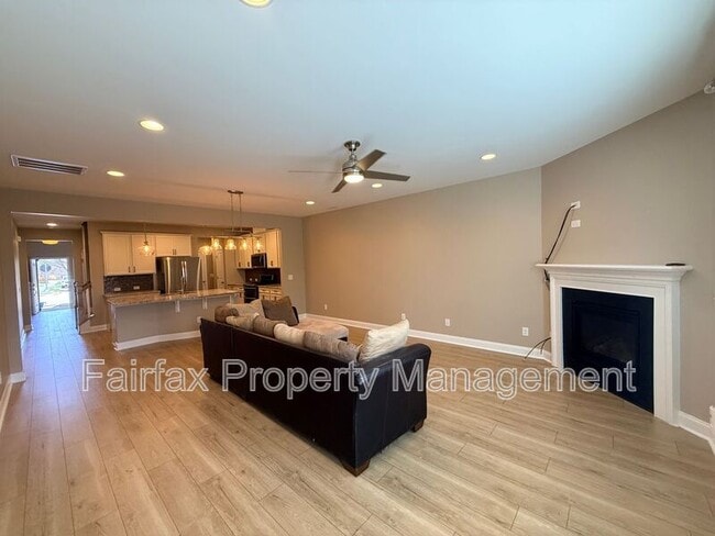 Building Photo - 212 Ellsworth Manor Dr