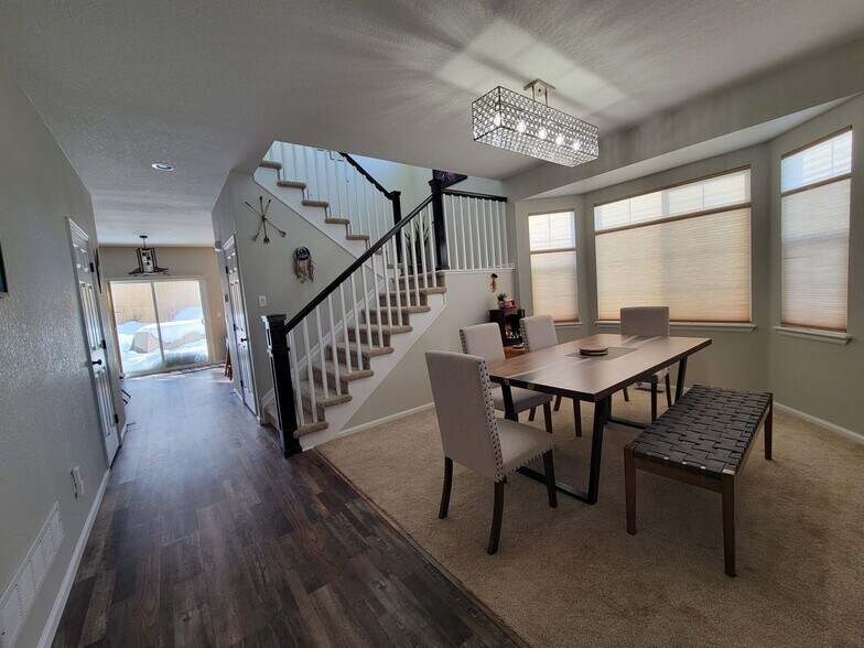 Building Photo - 11023 Meadowvale Cir