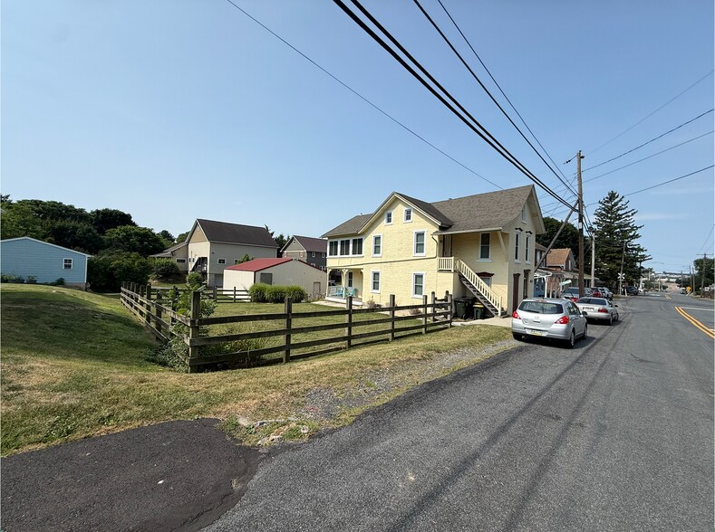 Building Photo - 6348 Memorial Rd