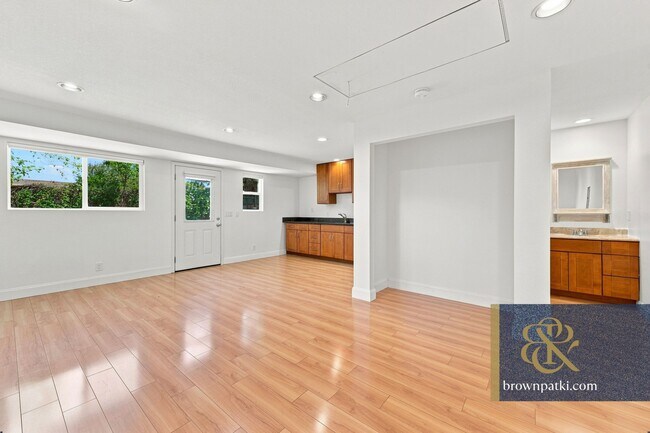 Building Photo - 1042 Madison Ave