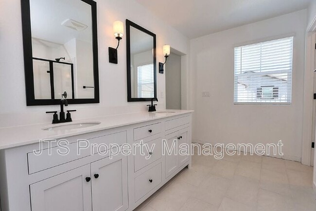 Building Photo - 4256 Aura Way