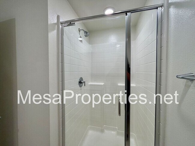 Building Photo - 3550 E Pollock St