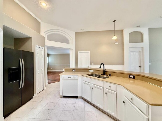 Building Photo - 19021 Weatherstone Dr