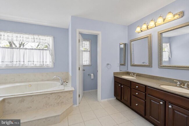 Building Photo - 4804 Leighfield Valley Dr