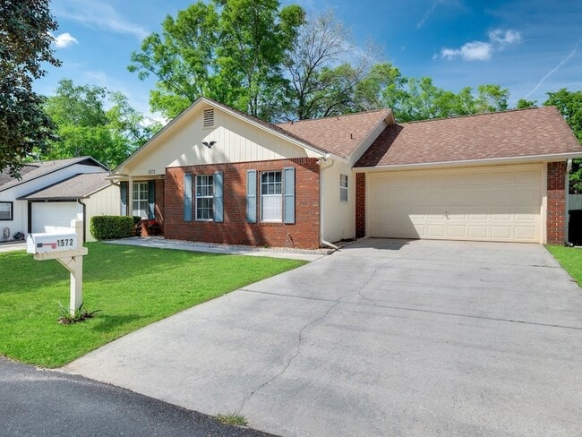 Building Photo - 1572 Cinnamon Bear Cir