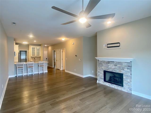 Building Photo - 920 Jetton St