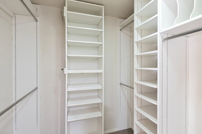 Building Photo - Arizona Biltmore Links Golf Course Condo now available!